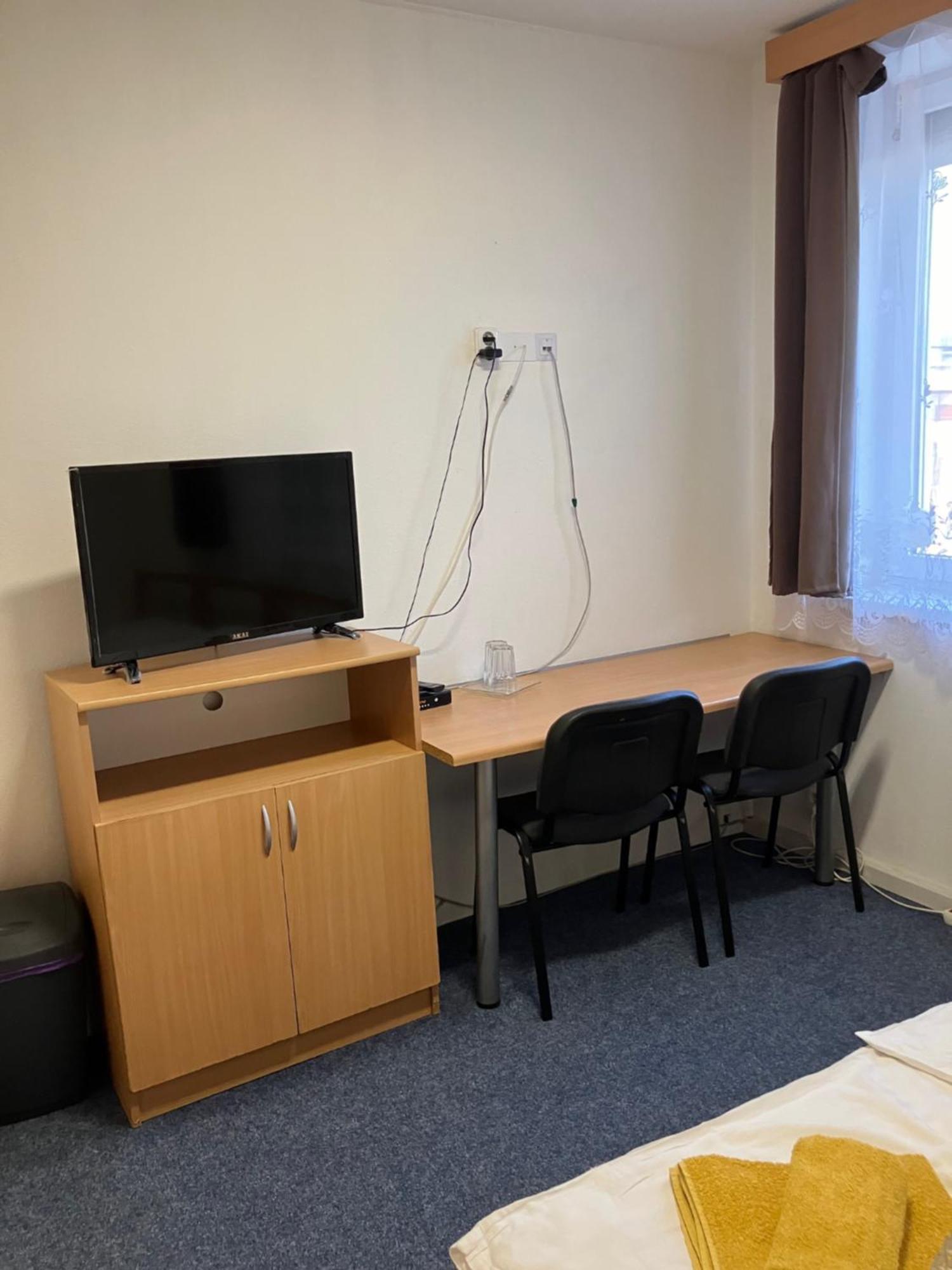 Einsteinova Petrzalka Station Homestay szállás *