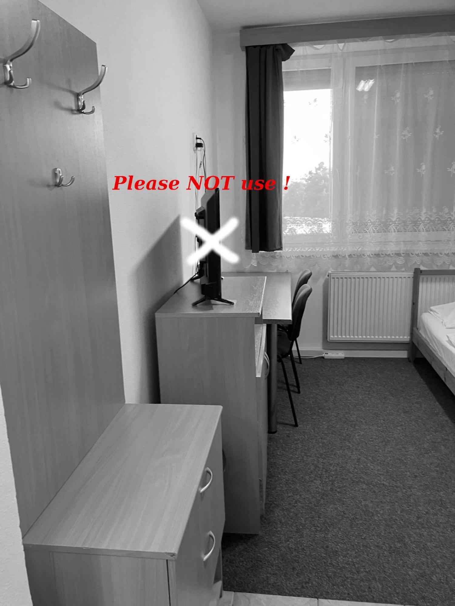 Einsteinova Petrzalka Station Homestay szállás *